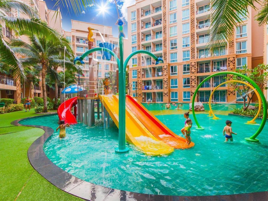 Atlantis Waterpark Apartment Jomtien Beach Exterior photo