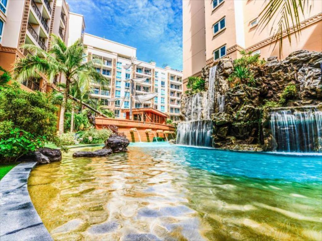Atlantis Waterpark Apartment Jomtien Beach Exterior photo